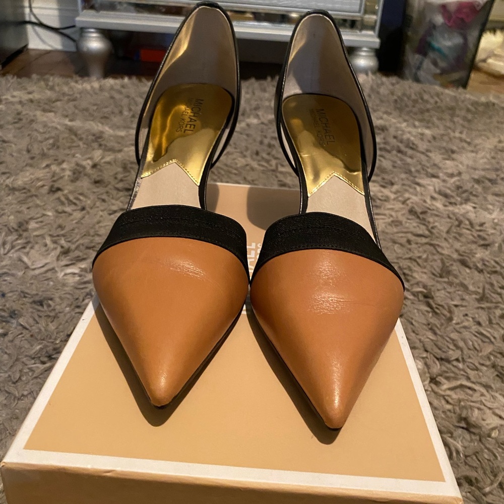 Heels - Picture 3 of 3